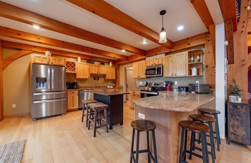 Friendsville House | Castle-Style Escape w/Lake & Ski Access