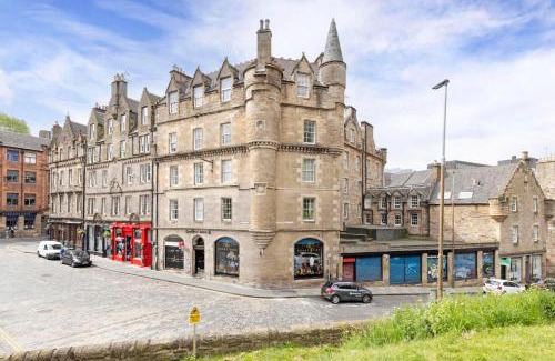 Old Town Apartment | Castle View Apartment in the heart of historic Old Town