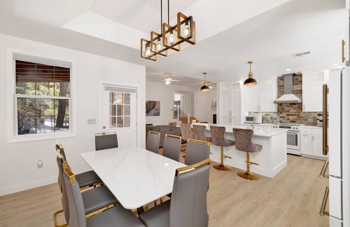Eagle Mountain Estates Cabin | Castlewood Retreat at Big Bear | Central Modern Family Chalet