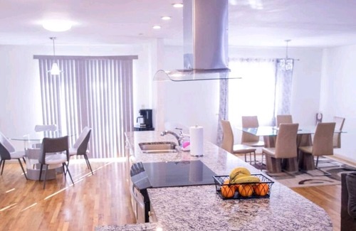 Aurora House | Casual home in peaceful neighborhood