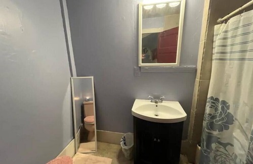 Seventh Ward Apartment | Cat's Claw Lounge Private Suite