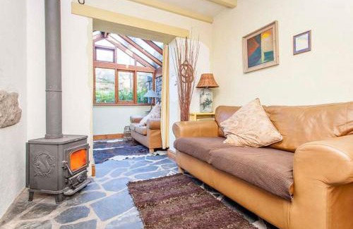 Sennen Cove House | Cat's Cradle, Cottage In Beautiful and Peaceful Location, Near Beach