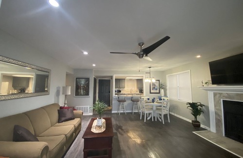 Lake Hamilton Condo | Catalina condo lakefront 7South 2BR/2BA balcony w/boat slip incl beautiful view