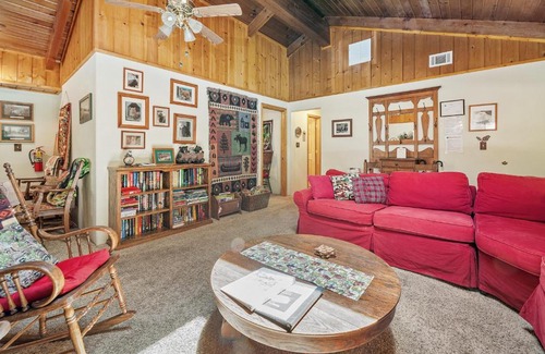 Fox Farm House | Catalina Retreat