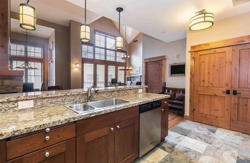 Truckee Condo | Catamount Lodge 408 Fabulous 2 Bedroom