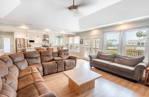 Edisto Island House | Catch My Drift | Ocean-Views + Walk to Beach