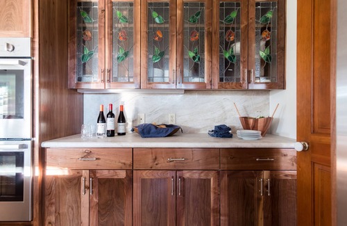 Templeton House | Cathedral by AvantStay | W/Sauna, Pool Table & Views of the Rolling Hills