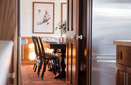 Templeton House | Cathedral by AvantStay | W/Sauna, Pool Table & Views of the Rolling Hills