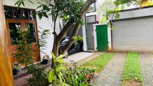 Ja-Ela House | catherine villa
