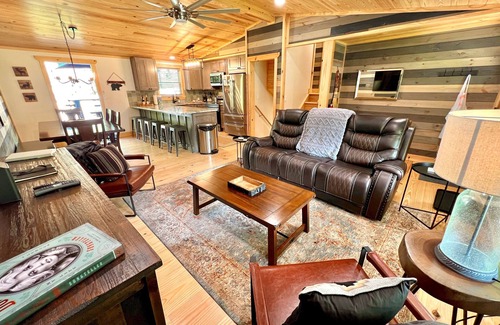 Caton Cabin | Catons Chapel (3-Bedroom Cabin) by RedAwning