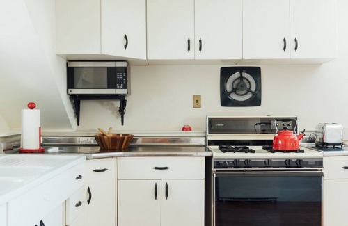Pine Hill Ski Chalet | Catskill Chalet: Serene Mountain Escape