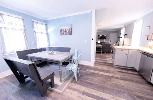 West Saugerties House | Catskill Mountain Farmhouse close to Woodstock
