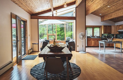 New Kingston Ski Chalet | Catskill Mountain Cabin - Hot Tub, Sauna, Game Room and Pond, min. to ski & town