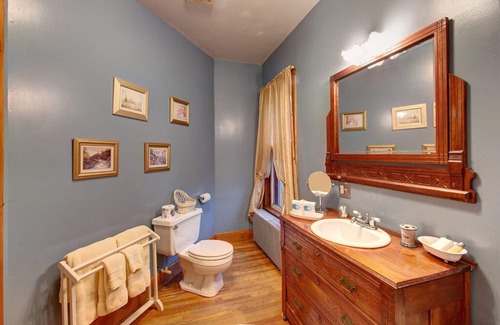 Margaretville Bed & Breakfast | Catskill Victorian Inn with spectacular mouuntain views, fireplace, and hot tub