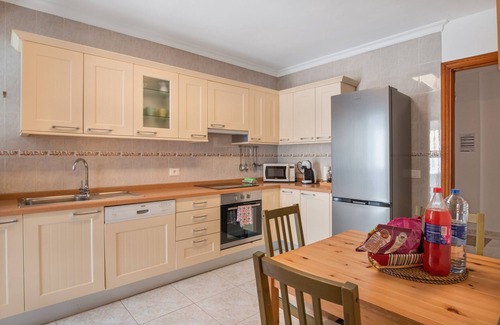 Arrecife Apartment | 'Cava' Vacation with Balcony, Wi-Fi and Air Conditioning