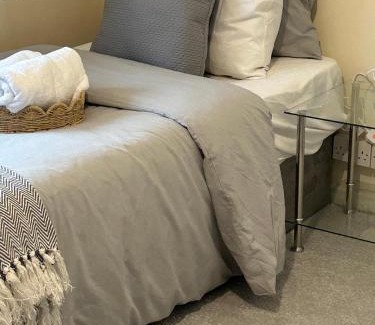Poole House | Cavan Crescent
