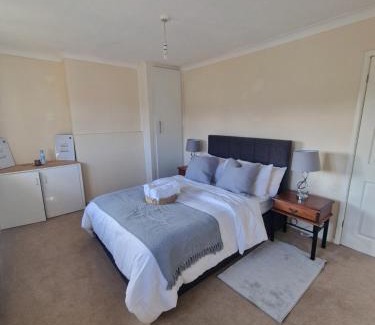 Poole House | Cavan Crescent
