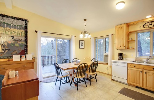 Worley Cottage | Cave Bay Vacation Rental w/Game Room!