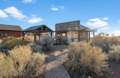 Fredonia Cabin | Cave Dwellers- Zions' Only Hand-Sculpted Cave