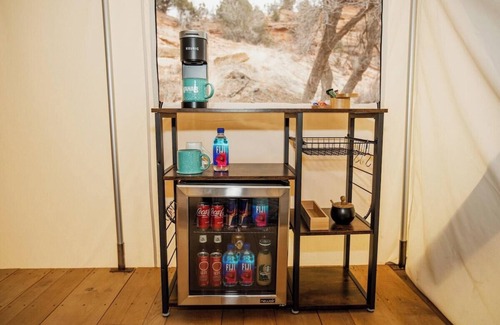 Kanab Cabin | Cave Lakes Canvas Cabin Suite with Soaker tub #2
