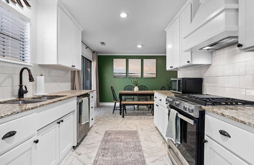 Bentonville - Fayetteville House | Cave Springs Country Home Close to Everything NWA Has to Offer