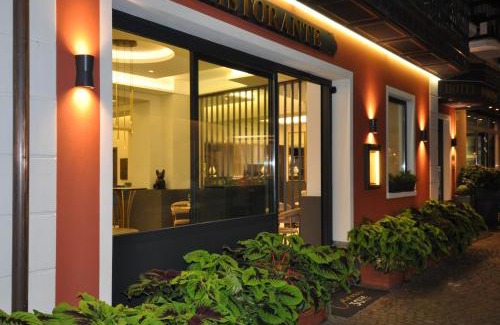 Stresa Hotel | Cavour 30TRE - Hotel Moderno