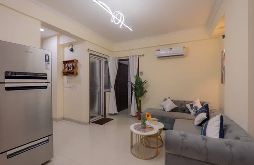 Tonk Phatak Apartment | Cayetana Luxury Homestays 3BHK With Jacuzzi