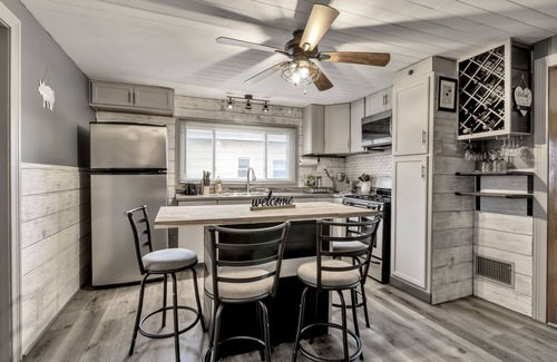 Cheektowaga Apartment | Cayuga Creek Pad