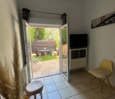 Sausset-les-Pins Bed & Breakfast | Caza Bodo