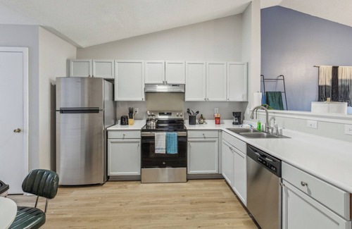 Westover Apartment | CB 3508-301 Fayetteville Oasis I Modern, Comfy