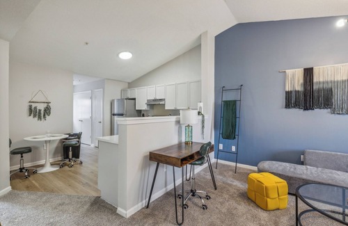 Westover Apartment | CB 3508-301 Fayetteville Oasis I Modern, Comfy