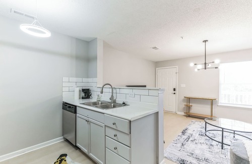 Westover Apartment | CB 3516-206 Modern Fayetteville Charm