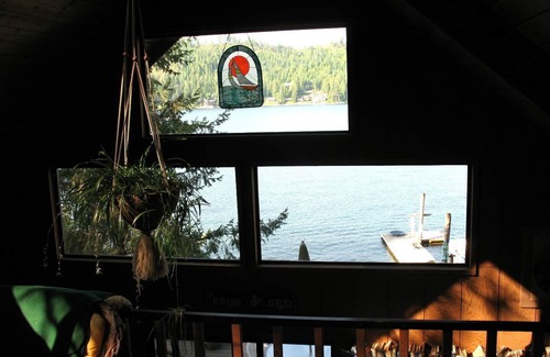 Rockford Bay Cabin | CDA Waterfront Cabin - Close to Shooter's