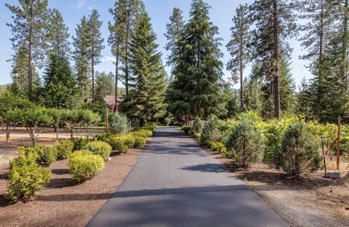 Post Falls House | CDAs Finest Secluded Waterfront Estate 7000 Sq ft 5 Forested Acres-Close to town