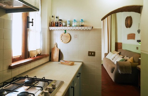 Montepulciano Apartment | Cedar Apartment with a view