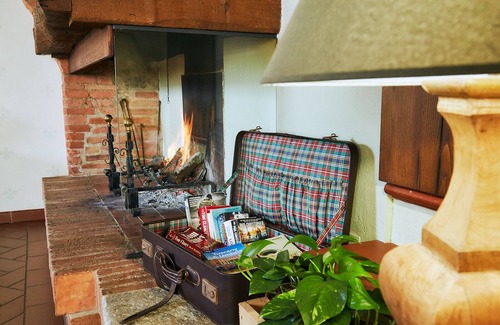 Montepulciano Apartment | Cedar Apartment with a view