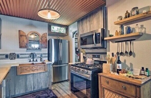 Fayetteville House | Cedar Bluff Hobbit House - Lake View, 3 private gated acres