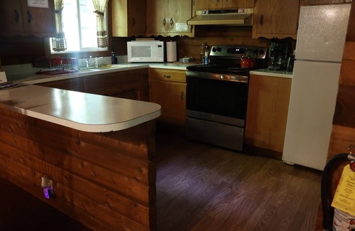 Ashford Cabin | Cedar Cabin just 0.4 mi from Mt. Rainier entrance