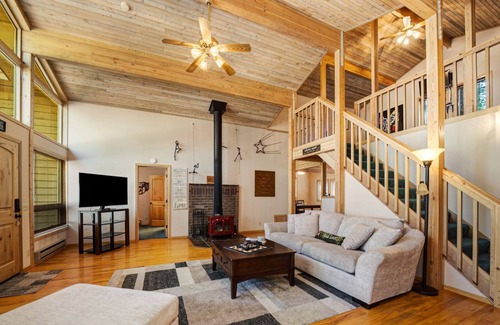 Plumas Eureka Estates House | Cedar Chalet - 6 Cedar Lane