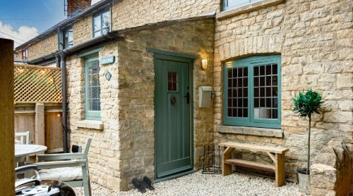 Chipping Norton House | Cedar Cottage