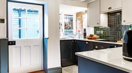 Chipping Norton House | Cedar Cottage