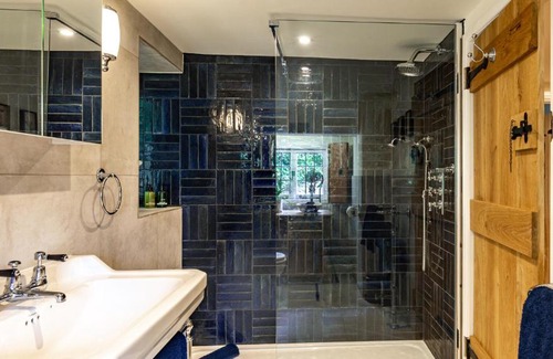 Chipping Norton House | Cedar Cottage