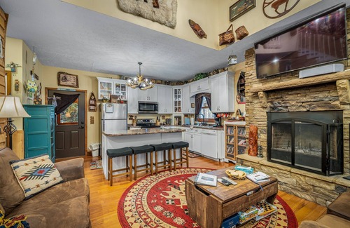 Mentone Cabin | Cedar Cove-fishing, hot tub, fire pit & playhouse