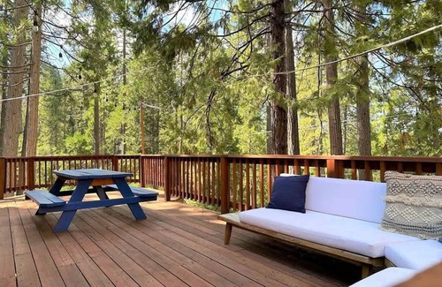 Twain Harte House | Cedar Cove Retreat – Spacious Cabin w/Lake Access & Multiple Living Areas in Tw