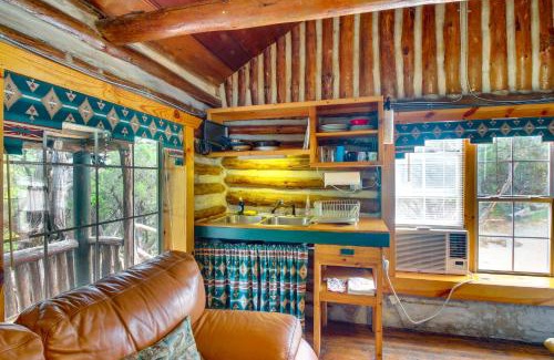 Davis Apartment | Cedar Falls Cabin 1 Near Arbuckle Mtn Trails