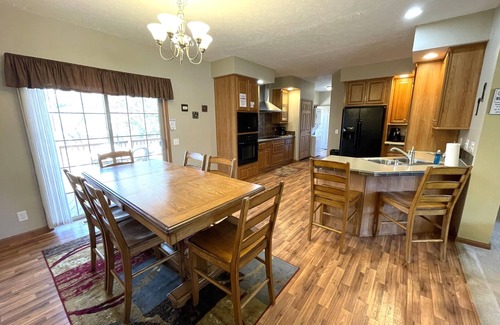 Spring Brook House | Cedar Grove Cottage @ Spring Brook Resort