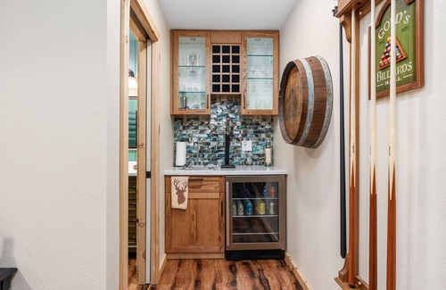 Sierra Cedars Cabin | Cedar Horn | Serene Shaver Retreat