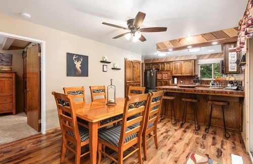 Sierra Cedars Cabin | Cedar Horn | Serene Shaver Retreat