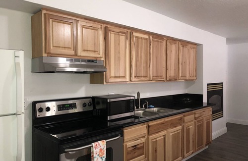 Lakeside Park Hotel | Cedar Inn & Suites