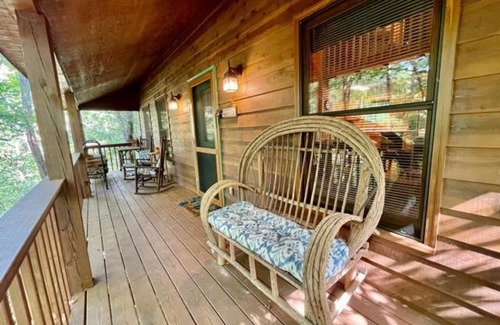 Townsend House | Cedar Knob - Log cabin in Townsend, TN